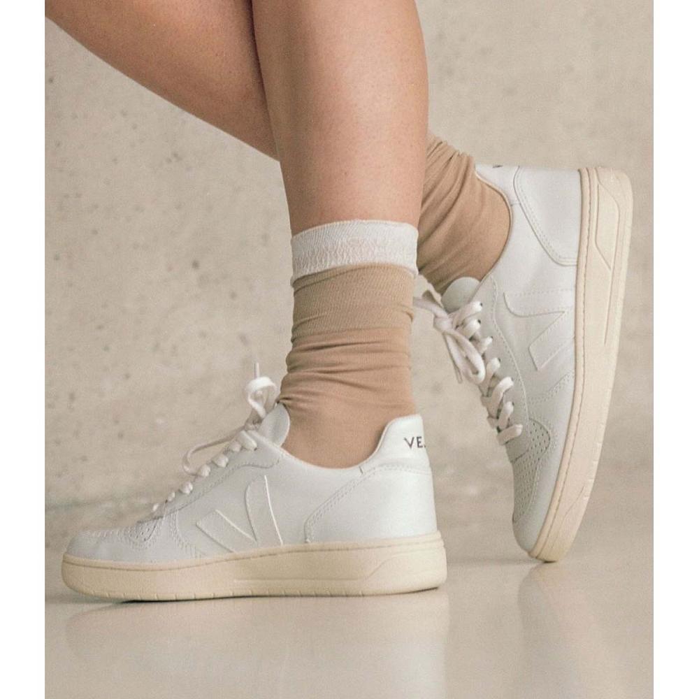 White Women's Veja V-10 LEATHER Sneakers | AU 665BEX